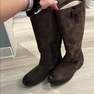 Ugg boots- waterproof